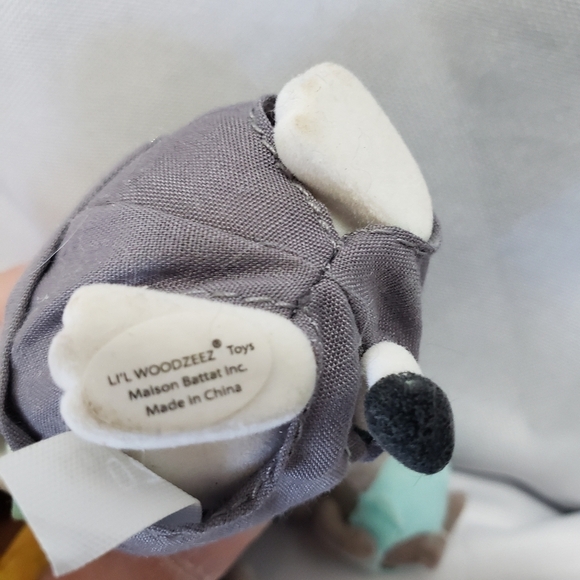 Lil Woodzeez Flocked Figures Bustleberry Squirrel Dad And Baby And Moosical Cow - Picture 8 of 9